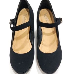 City Classified Platform Wedge Pump - Women's Round Toe size 8.5